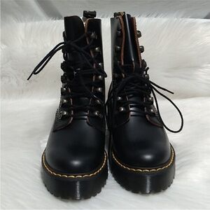 SALE! NWOT Dr. Martens Leona Boots Sz 6